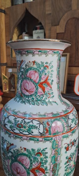 Vaso cinese vintage in porcellana decorata