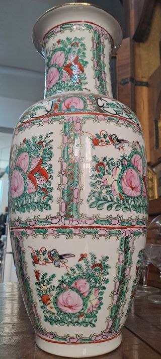 Vaso cinese vintage in porcellana decorata