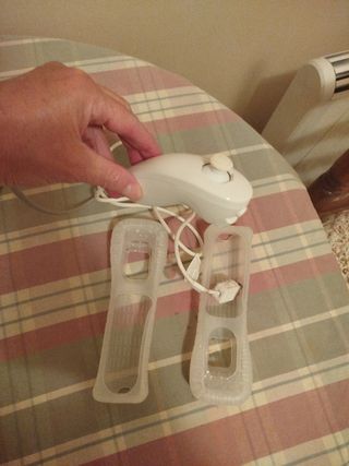 Consola Nintendo Wii blanca, modelo RVL-001 