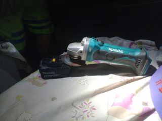 Amoladora Makita LXT 18V + Batería 3.0Ah