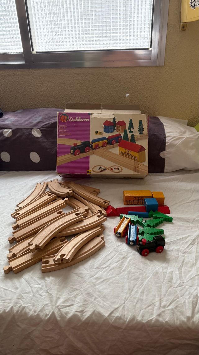 Juguete tren de madera