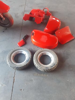 Vespa P200 Cosa roja