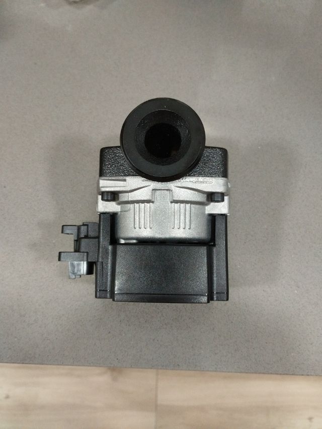 Bomba circuladora Grundfos