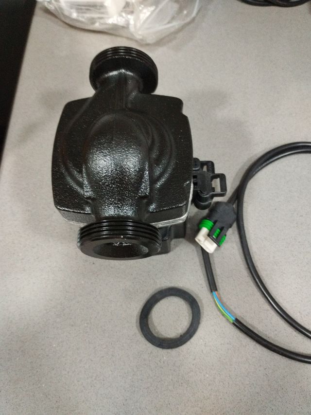 Bomba circuladora Grundfos