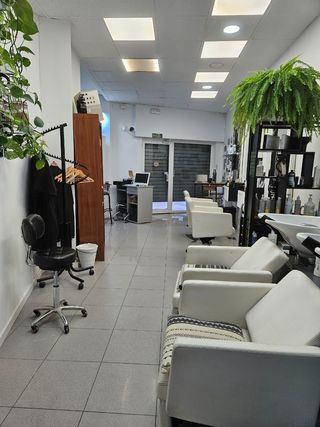 Oportunidad: traspaso peluquería moderna 