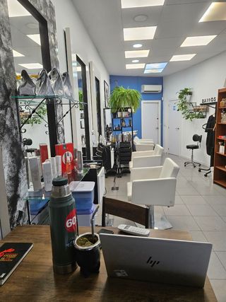 Oportunidad: traspaso peluquería moderna 