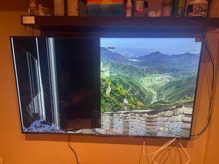 TV TCL Smart 55" dañada