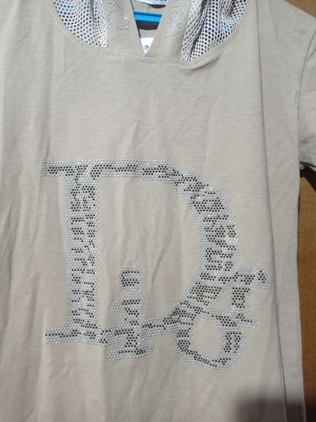 Vestido Christian Dior beige c/ capucha,ajustado