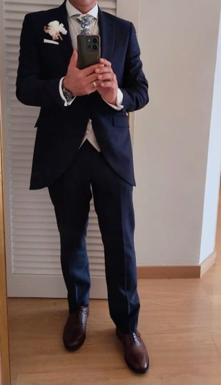 Traje novio azul marino