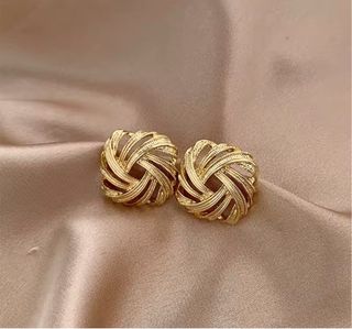 Pendientes ovalados retro dorados (4 unidades)