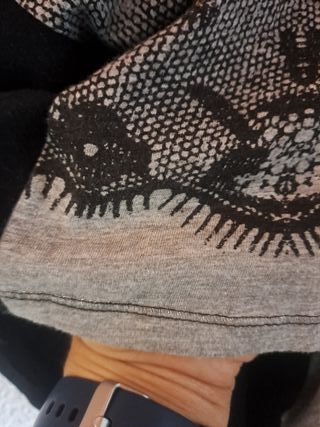 Camiseta Desigual asimétrica