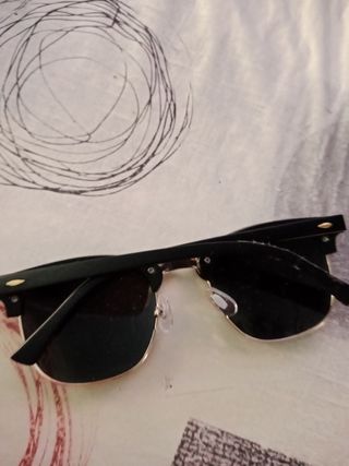 Gafas sol clásicas - Negras/Doradas