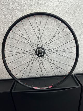 Ruedas 26" Stans NoTubes | Buje XT