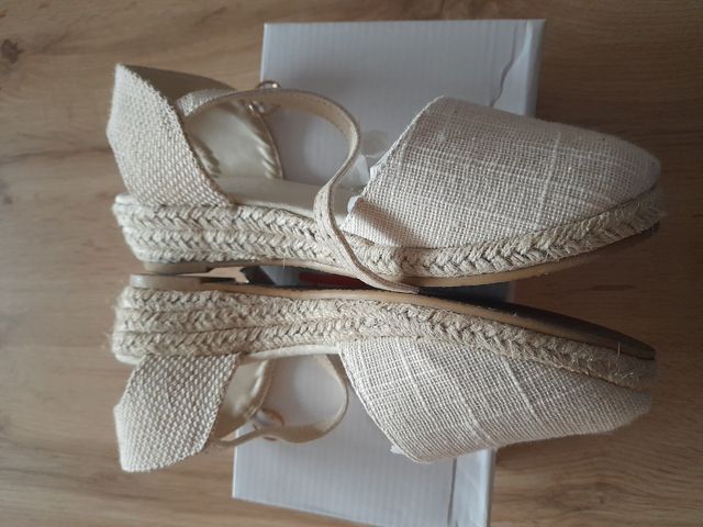 Alpargatas beige planas SIN ESTRENAR