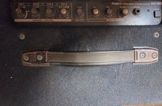 Amplificador Roland KC-300