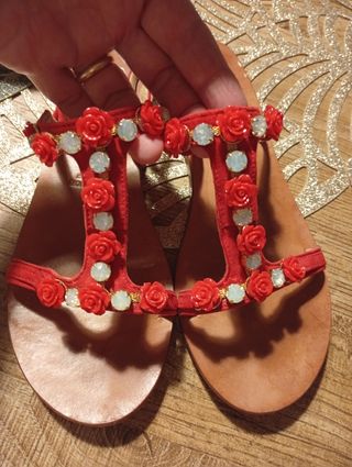 Sandali  rossi, decorati