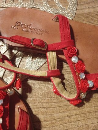 Sandali  rossi, decorati