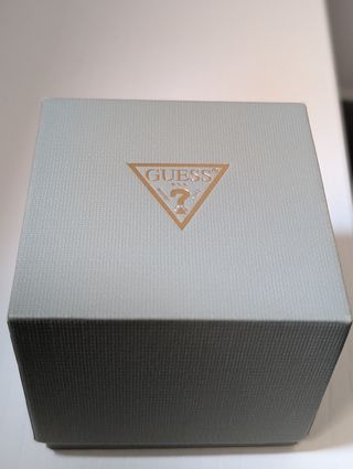 Reloj Guess dorado 