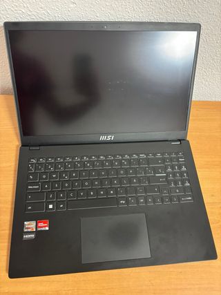 Portátil MSI - Ordenador negro