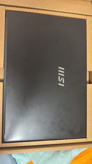 Portátil MSI - Ordenador negro