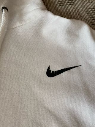 Sudadera Nike falsa con capucha 