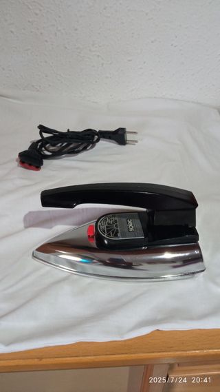 Plancha viaje Solac - Mini plancha