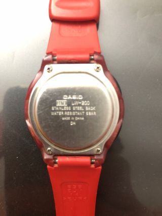 Reloj Casio rojo LW-200