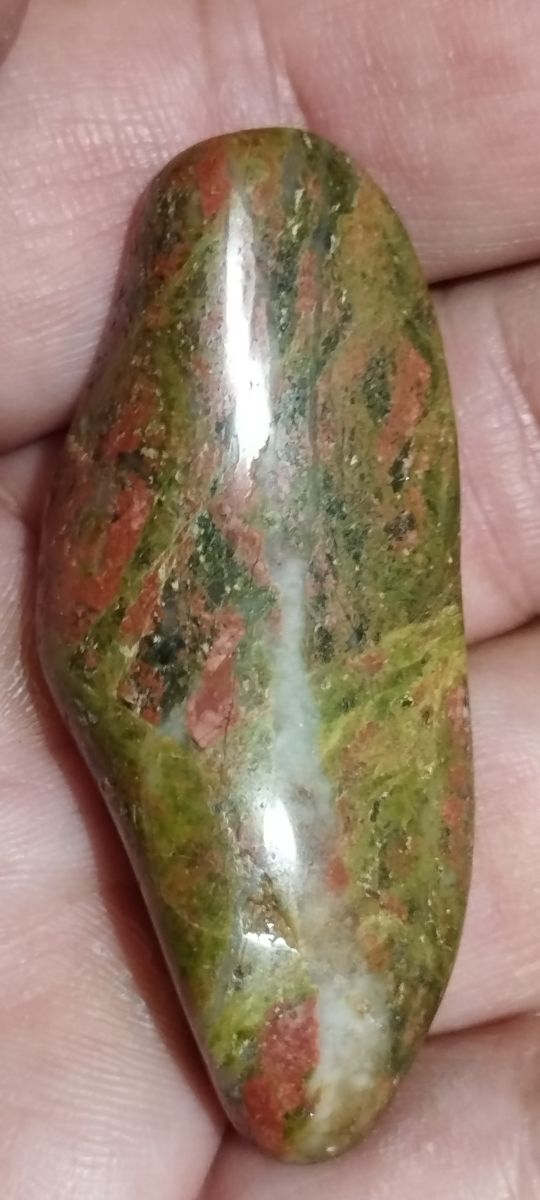 Jaspe Unakita pulida.