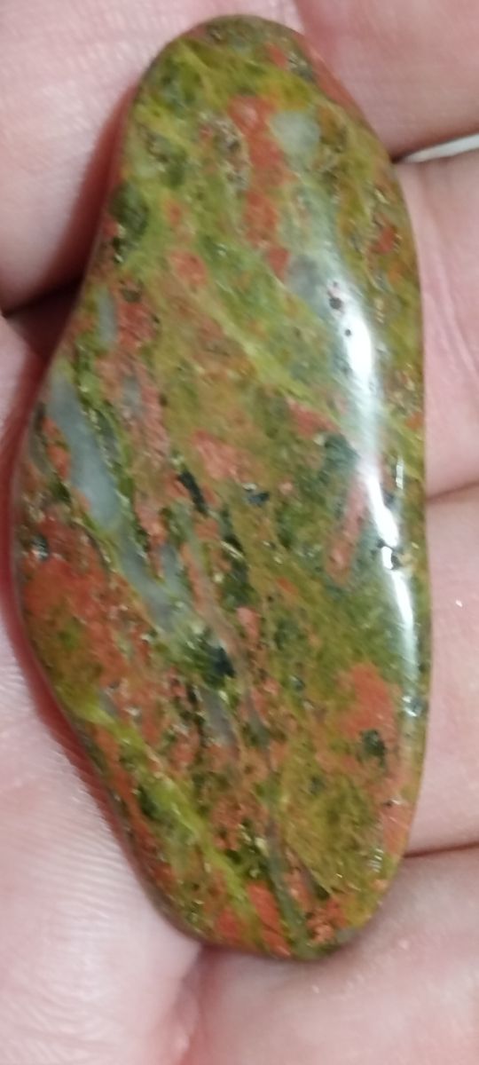 Jaspe Unakita pulida.