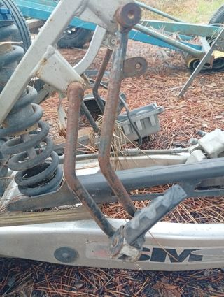 Estriberas, escalapies traseros Husqvarna usadas