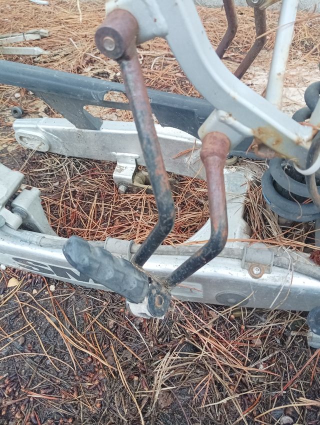 Estriberas, escalapies traseros Husqvarna usadas