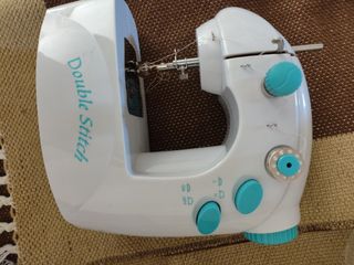 Mini Máquina de Coser