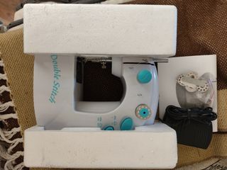 Mini Máquina de Coser