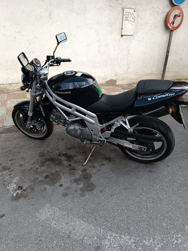 Hyosung GT650 comet r