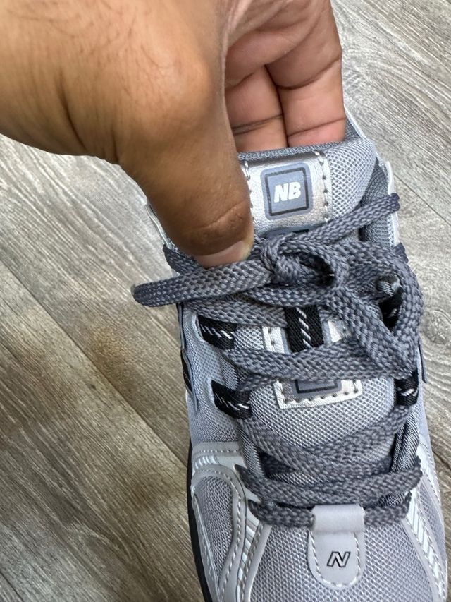 New Balance 1906R - Gris y Negro