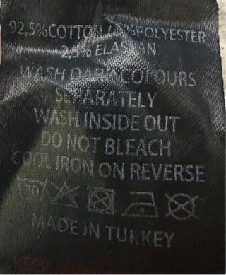 Pantalón vaquero roto