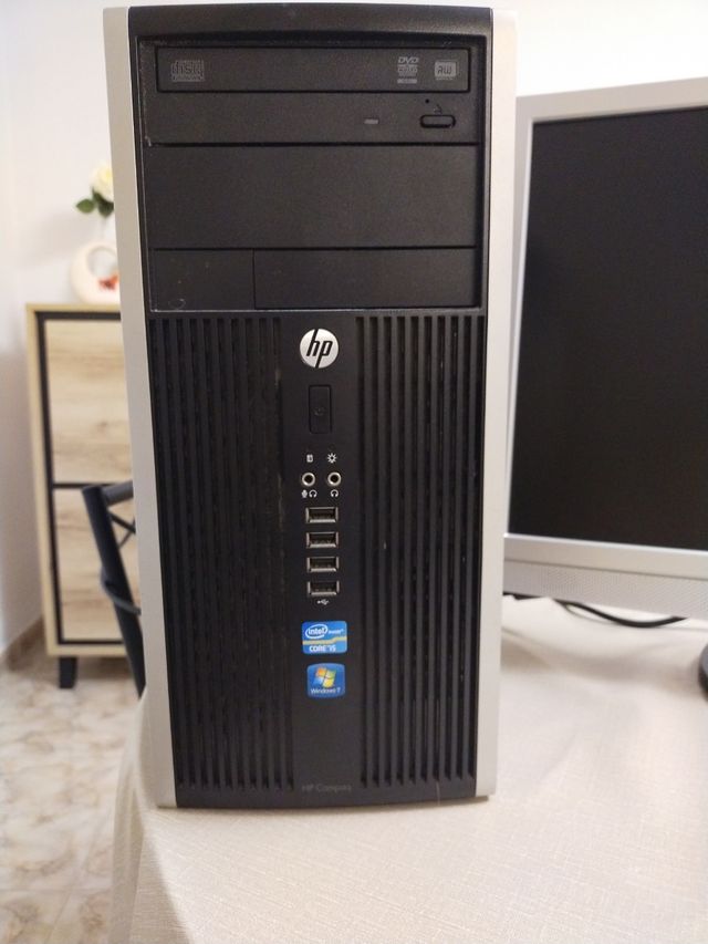 Torre PC + monitor sobremesa