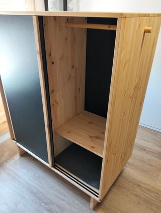 Armario 2 puertas -vale nuevo 350 euros en Ikea