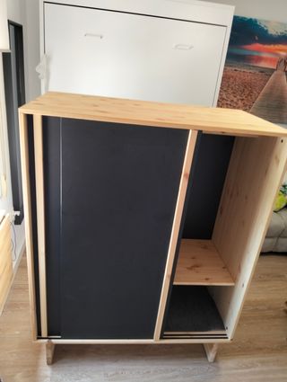 Armario 2 puertas -vale nuevo 350 euros en Ikea