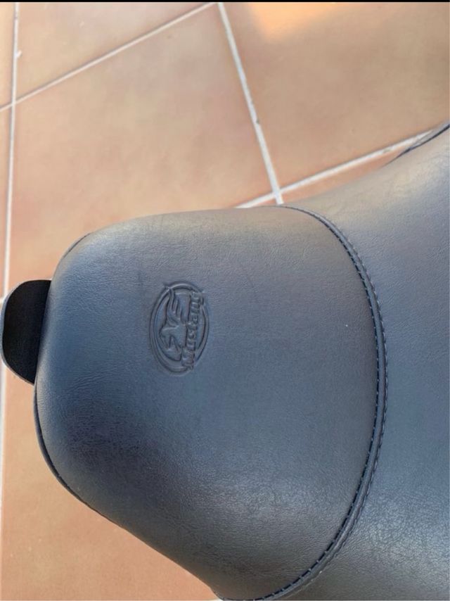 Asiento Mustang para Harley Davidson