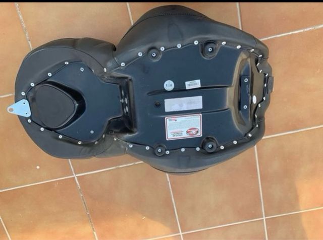 Asiento Mustang para Harley Davidson