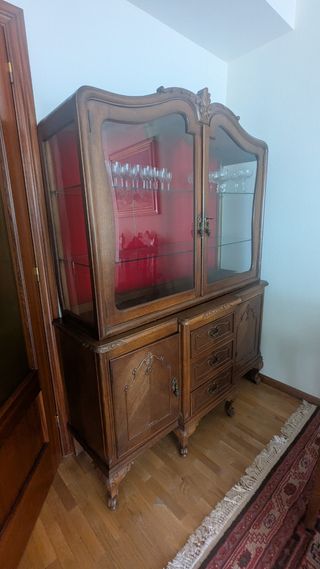 Vitrina antigua de madera