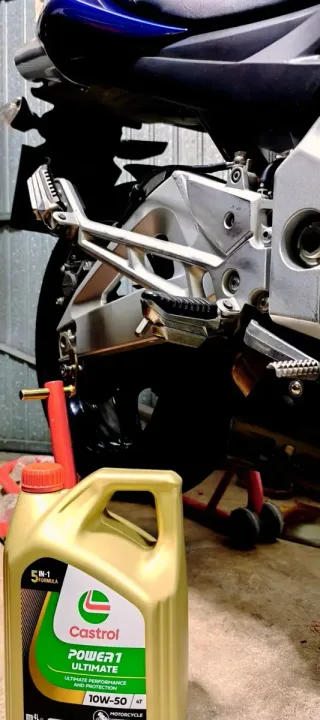 Suzuki GSR600 k7