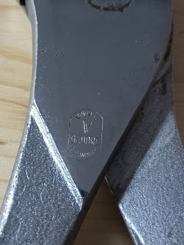 Juego herramientas GEDORE: alicates y pelacables