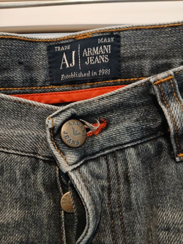Vaqueros Armani - Gris desgastado.