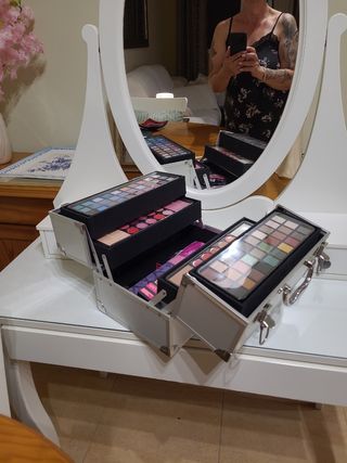 Maletín maquillaje plateado