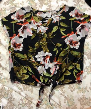 Blusa fiori estiva nera