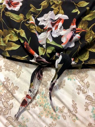 Blusa fiori estiva nera