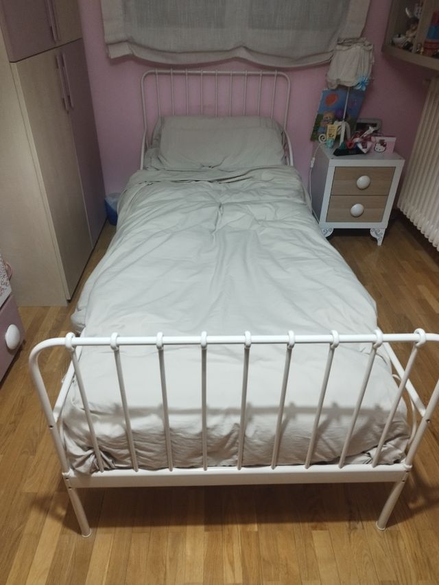 Cama infantil blanca IKEA