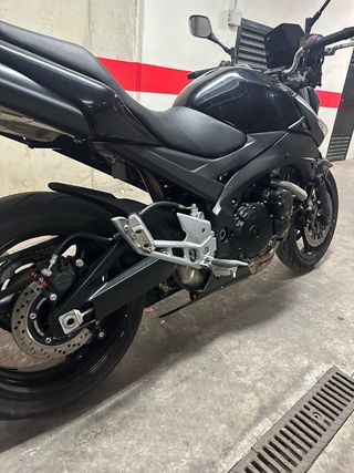 Suzuki GSR600